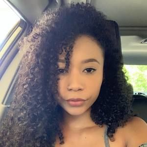 Meet your Posher, Marielle